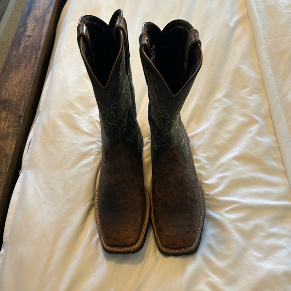 BRAND NEW - boots
